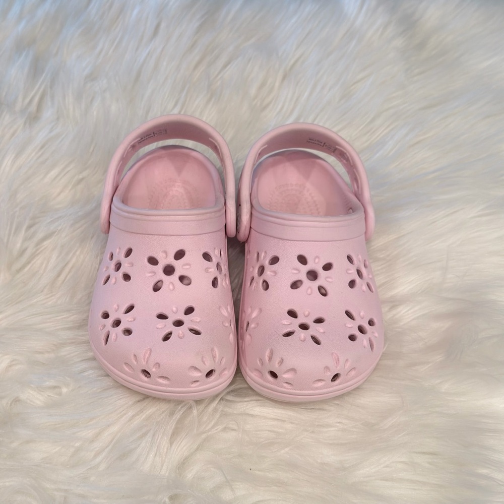 GUC ToddlerKids C9 Classic Floral Cut-Out Clog